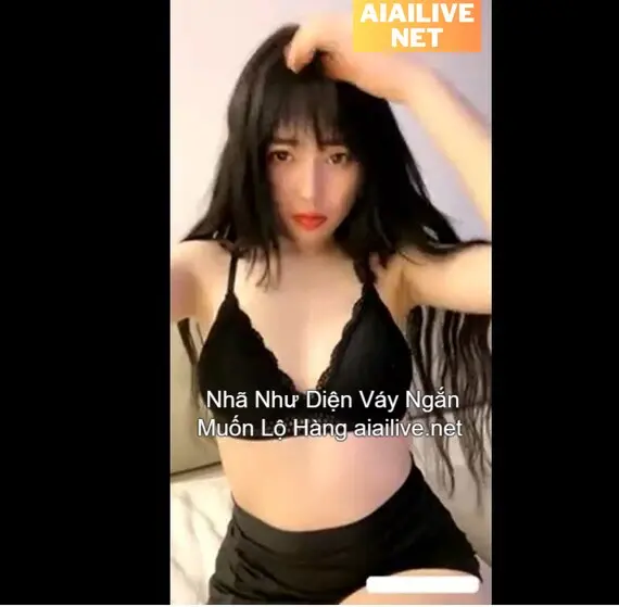 Nhã Như Diện Váy Ngắn Muốn Lộ Hàng 3