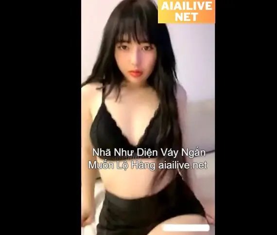 Nhã Như Diện Váy Ngắn Muốn Lộ Hàng 4