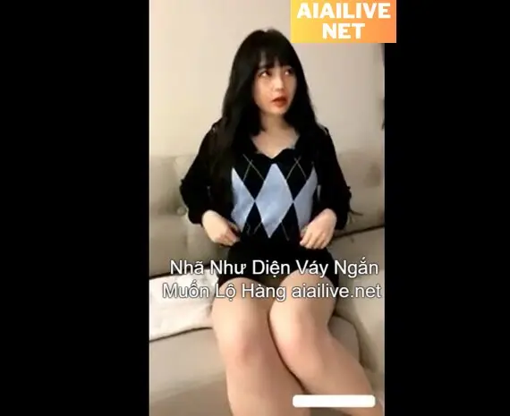 Nhã Như Diện Váy Ngắn Muốn Lộ Hàng 6