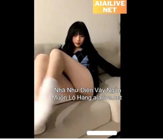 Nhã Như Diện Váy Ngắn Muốn Lộ Hàng 8